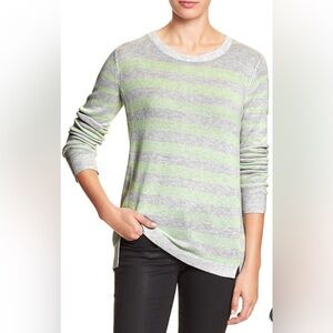 Banana Republic Light Gray Knit Sweater Women’s Size L Long Slevee